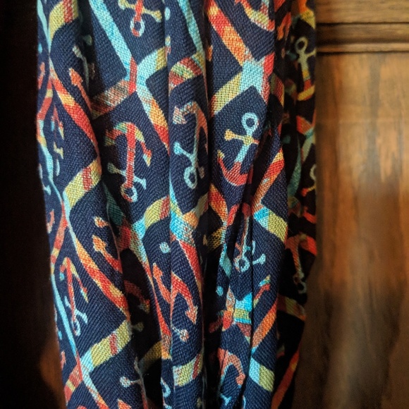 Scarves - Picture 4 of 4